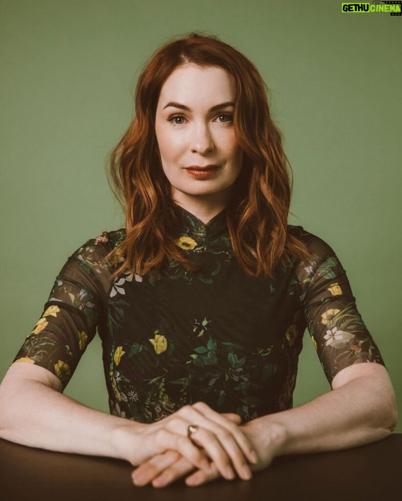 Felicia Day Instagram - Me when I heard the AMPTP wants the right to animate our corpses like puppets with AI for free after we die. #sagaftrastrong #wewontsettle Photo by @selashiloni, makeup by @_beautybygg_ styling by @pocketfullofsequins