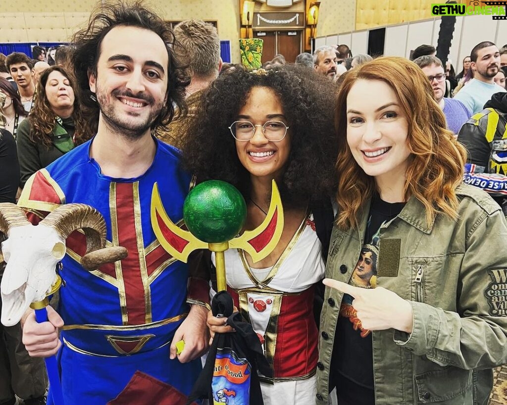 Felicia Day Instagram - What a weekend at @ricomicconofficial! Met amazing lovely people behind and in front of the scenes!!!