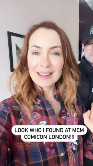Felicia Day Instagram - Look who I found at @mcmcomiccon London?!? @jumblejimstagram #spnfamily Are you coming this weekend?!?
