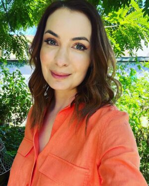 Felicia Day Instagram - Feeling pretty in my garden until I realized there was a creeper behind me.