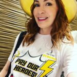 Felicia Day Instagram - This is the way to do it! #sagaftrastrong #sdcc