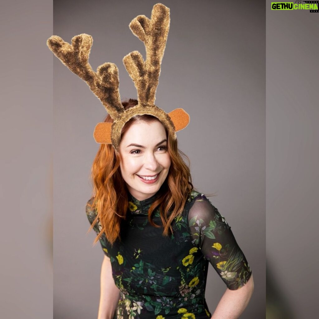 Felicia Day Instagram - This is the photo of someone who just finished her Christmas shopping :D @selashiloni