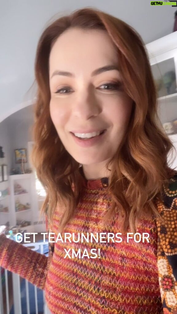 Felicia Day Instagram - @tearunners is such a good gift! @jewelstaite and her hubby have this amazing company wanted to give it one more plug!!