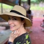Felicia Day Instagram - Hi from vacation. I’m clearly hating it.