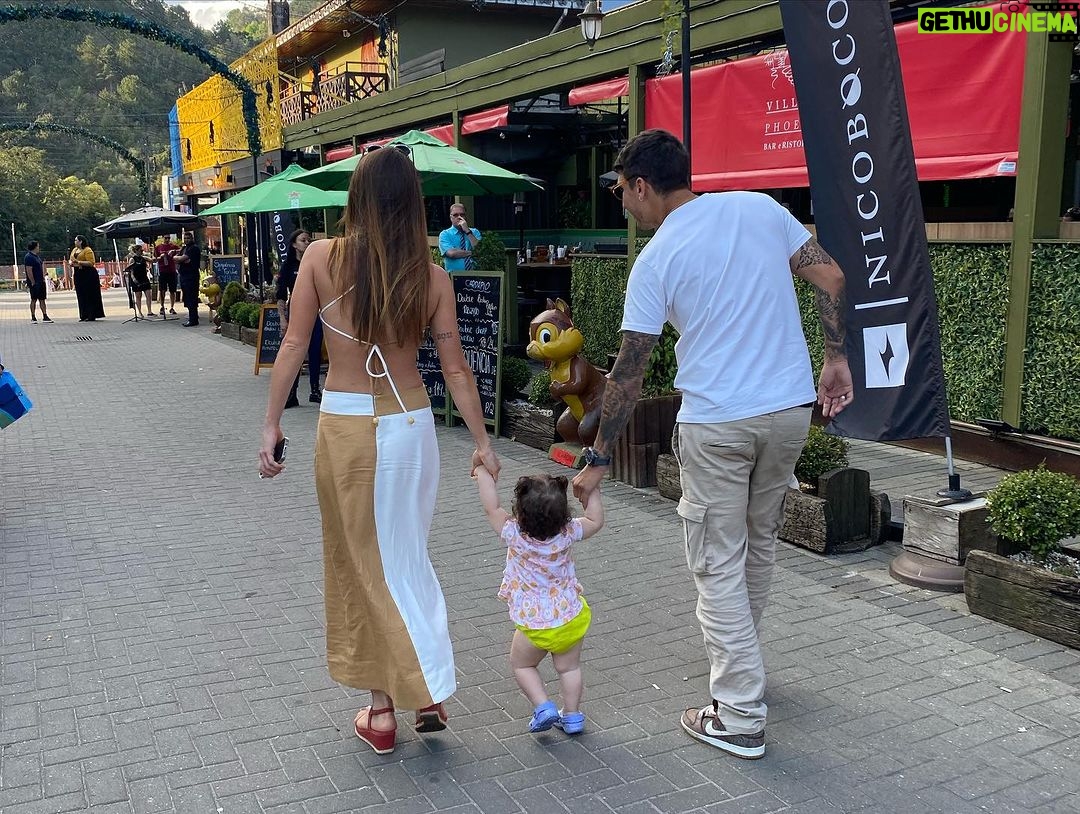Felipe Prior Instagram - Final de semana em família. Aniversário do meu pai. Com pessoas que realmente são a base de tudo. 😍😍🥰🥰 Parque Capivari - Campos do Jordão