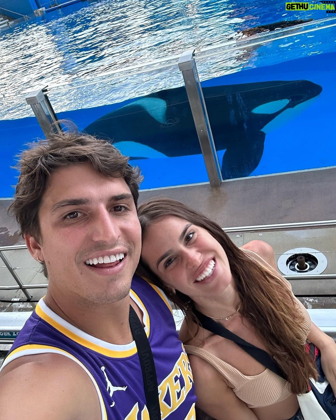 Felipe Prior Instagram - Que saudades dessa viagem. Agradecer ao @seaworldorlando pela recepção e dizer que em breve estamos de volta. SeaWorld