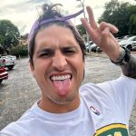 Felipe Prior Instagram - Estava aqui vendo a galeria do meu celular e ainda sem acreditar que fui ver os jogos finals da NBA, conheci o gigante @jalenjdubwilliams, curti demais o passeio na Universal Studios, sem esquecer do zoológico 😝. Cara só gratidão por viver tudo isso, viajar é muito bom, viver essas experiências é animal. Na dúvida postei algumas fotos e semana que vem posto mais, é noix. ⚡️ Orlando