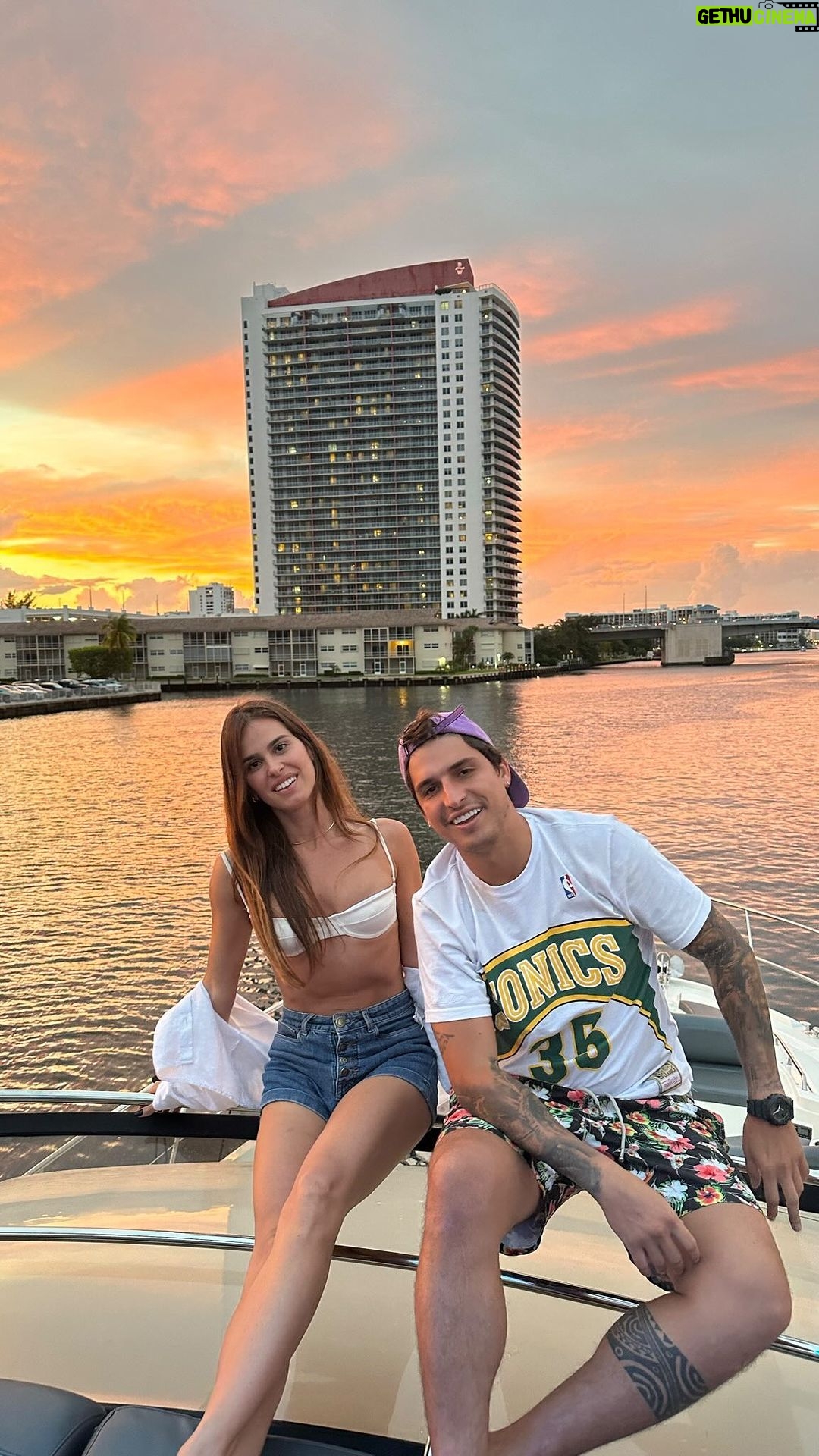 Felipe Prior Instagram - Se é loko mais um País pra conta. O que posso dizer de Miami é que me lembra um pouco do Brasil, encontrei muita gente bacana, lugares fenomenais, uma experiência incrível. Obrigado pela recepção, foi animal. Até a próxima aventura. ✌️ #trip #travel #miami #finalsnba Miami Beach, Florida