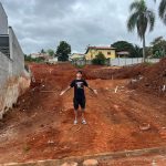 Felipe Prior Instagram - Nada melhor do que acordar cedo e ver o resultado da sua dedicação, dando certo . Tudo que deixamos de fazer tem um propósito. Abrir mão as vezes faz parte, deixar de fazer algo que muito quer tem seus benefícios quando você consegue ver o propósito de tudo . Deus é maravilhoso e sabe de tudo. Nunca perca sua fé e acredite que tudo vai dar certo. Quem diria que com 21 anos um jovem que cursava arquitetura e se dedicava a juntar dinheiro do estágio e fazer 3 trabalhos ao mesmo tempo. Pra comprar seu primeiro terreno. Um dia ia estar construindo o seu sonho de fazer suas casas para venda. Isso é só o começo . Obrigado Deus . Tudo vai dar certo. Obrigado 🙏🏼🙏🏼 Vão querer te derrubar mas não vão conseguir . Podem tirar tudo que tenho mas eu sou forte e vou recuperar com o apoio de Deus . Atibaia, Sao Paulo, Brazil