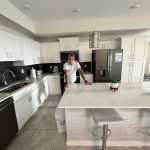 Felipe Prior Instagram - Como vocês sabem, a gente veio para Orlando e alugamos este ape incrível com a @starsvacationhomes! Vale muito a pena alugar o apartamento e poder aproveitar momentos inesquecíveis com sua família e amigos, e o melhor de tudo é estar pertinho dos parques! A melhor opção para quem esta pensando em viajar para Orlando é a @starsvacationhomes E para você que pretende ter um investimento aqui em Orlando, @garciagrealty é uma imobiliária completa, eles trabalham com compra, venda e aluguel de propriedades, a busca das casas é personalizada para seu perfil e necessidades, eles sempre encontram a melhor oportunidade de mercado! Fala com a Elaine @garciagrealty Orlando, Florida