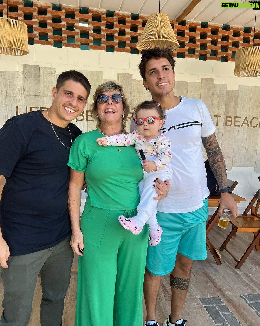 Felipe Prior Instagram - Feliz dia das mães . Para a minha e todas as mamães. ❤️❤️ São Paulo, Brazil