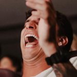 Felipe Prior Instagram - Acordei na segundona todo dolorido da corrida e de tanto rir com a apresentação de standup do meu amigo @renatoalbani , foi massa demais irmão, sem falar na resenha de gigantes com @celsoportiolli e @lucaslucco . 😂😂 São Paulo, Brazil
