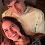 Felipe Prior Instagram - Quem diria- 1 ano de namoro Quem diria- Prior namorando Quem diria- Prior Gostando de alguém Durante 30 anos eu fiquei escolhendo a pessoa certa e posso dizer que acertei. É até engraçado eu falar que durante os piores dias da minha vida eu estava tendo os melhores momentos da minha vida. Parece que você apareceu no momento que eu mais precisava, momento que mais pessoas viraram a cara pra mim, momento que a chave virou, muita gente me conhecia pela tv e me admirava por ser esse menino mlkao engraçado e do bem , começou a se afastar de mim por medo de cancelamento ou medo de algo negativo pudesse acontecer com sua propria carreira. Mas você sempre esteve ao meu lado, me colocando pra cima e me ajudando a superar tudo, sem ter medo. Me mostrando quem realmente eu sou, porque sim em varios momentos me fechei, senti medo , mesmo sabendo quem sou. E que tudo que estão falando de mim não condiz comigo. Sempre tive um espelho dentro de casa, meu pai e minha mãe, estão juntos a mais de 45 anos num relacionamento de parceria. onde um torce pelo outro , um quer a evolução do outro. Sempre quis isso para mim, mas não me permitia a gostar de alguém ou tinha a desconfiança em todo mundo, queria achar a pessoa perfeita, sem defeitos e vi que sim todo mundo tem defeito e o relacionamento ajuda você saber respeitar o defeito do outro, mesmo que não concorde kkkk. Vou repetir sempre isso - Você apareceu no momento que eu mais precisava. Tenho certeza que Deus viu que eu precisava de uma pessoa corajosa como você, que tem uma historia incrivel e que gosta de dinheiro e de trabalhar assim como eu. Você é foda, te amo muito e obrigado por ser essa mulher incrivel e corajosa que todo dia me deixa mais apaixonado. obs- eu sou muito ruim pra escrever, a mensagem principal é - Você apareceu no momento que eu mais precisava, obrigado por tudo. te amo. Deus obrigado por esse presente.