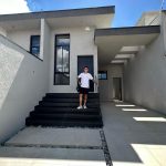 Felipe Prior Instagram - Nada melhor do que acordar cedo e ver o resultado da sua dedicação, dando certo . Tudo que deixamos de fazer tem um propósito. Abrir mão as vezes faz parte, deixar de fazer algo que muito quer tem seus benefícios quando você consegue ver o propósito de tudo . Deus é maravilhoso e sabe de tudo. Nunca perca sua fé e acredite que tudo vai dar certo. Quem diria que com 21 anos um jovem que cursava arquitetura e se dedicava a juntar dinheiro do estágio e fazer 3 trabalhos ao mesmo tempo. Pra comprar seu primeiro terreno. Um dia ia estar construindo o seu sonho de fazer suas casas para venda. Isso é só o começo . Obrigado Deus . Tudo vai dar certo. Obrigado 🙏🏼🙏🏼 Vão querer te derrubar mas não vão conseguir . Podem tirar tudo que tenho mas eu sou forte e vou recuperar com o apoio de Deus . Atibaia, Sao Paulo, Brazil