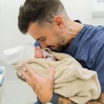 Felipe Ribeiro Instagram - 15/06/2023 - o dia em que minha vida fez sentido 🤍 seja bem vindo, meu filho! eu te amo muito e essas fotos representam um pouco do quanto você ja mudou nossas vidas 🥹 Obrigado amor da minha vida @dessacastorino por essa mulher guerreira e determinada 🤍 Fotograria: @hannarocha @rededor_oficial_star
