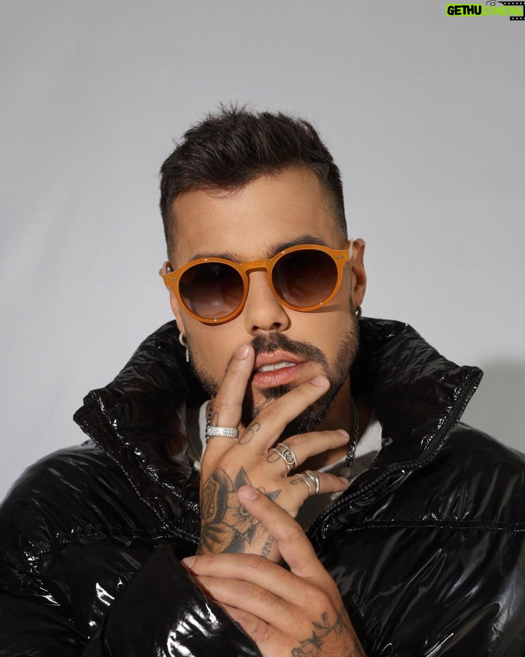 Felipe Ribeiro Instagram - SOON 👓 @use.doom