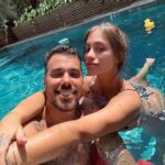 Felipe Ribeiro Instagram – final de semana de descanso curtindo a casinha nova e os dogs 🤏🏽🤍 nossa família 😍 Alphaville