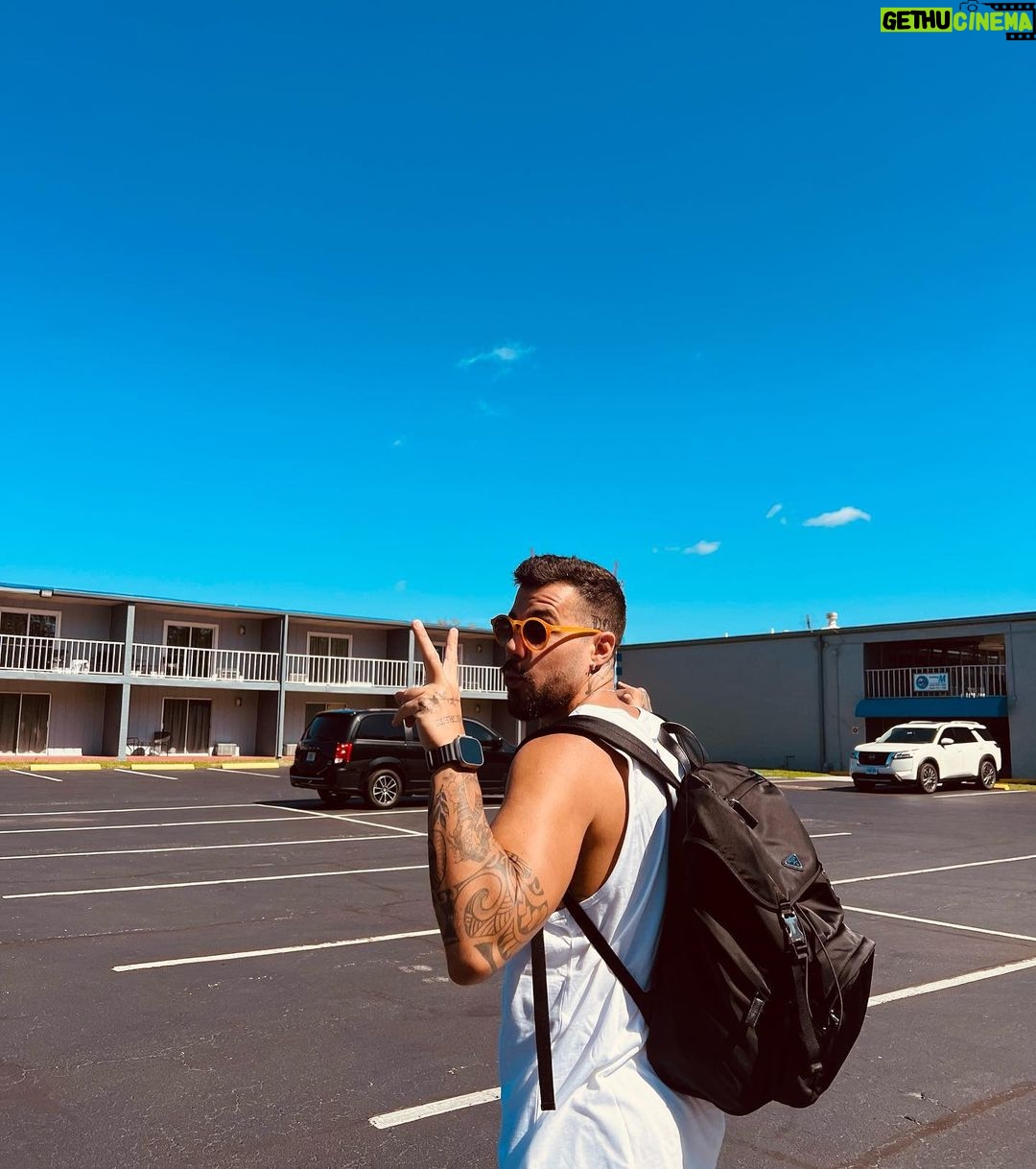 Felipe Ribeiro Instagram - american vibes Kessimme, Orlando, Florida.