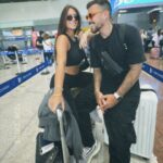 Felipe Ribeiro Instagram - Dando start nas nossas férias em família e indo visitar o Mickey e fazer enxoval do Dom 👶🏼 🏰 E quem nos salvou e organizou TUDO foi a @roteirovip @instagramdorodrigo Se você quer ir para Orlando como nós, chama eles que eles organizam TUDO o que você precisa: carro, parques, hospedagem, restaurantes, roteiro personalizado! @roteirovip e @instagramdorodrigo 🫶🏼 GRU Airport - Aeroporto Internacional de São Paulo