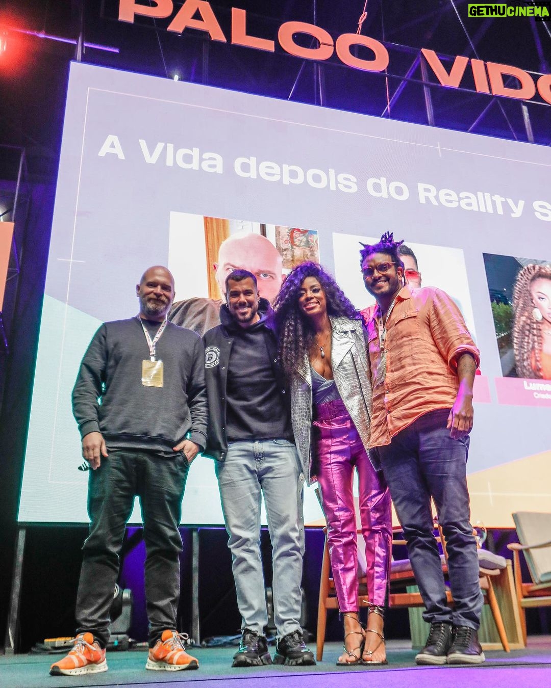 Felipe Ribeiro Instagram - Final de semana de muita troca, aprendizado e bate papo pela @vidconsaopaulo feliz em ter sido convidado pra participar desse evento grandioso! Estive batendo um papo no sábado falando um pouco sobre moda e no domingo sobre vida após reality 🤘🏼 quem ai acompanhou? 👀 São Paulo, Brazil