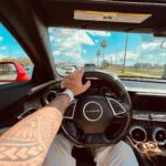 Felipe Ribeiro Instagram - nada mal por aqui pelas américas 🇺🇸 com a @godriveusa_ andar de nave ficou fácil viu 😮‍💨 fizeram a viagem ser ainda mais especial com nosso carro pra família e esse pra gente dar um rolê. serviço premium e o carro pro seu gosto e necessidade! Tkssss @godriveusa_ @roteirovip Kessimme, Orlando, Florida.