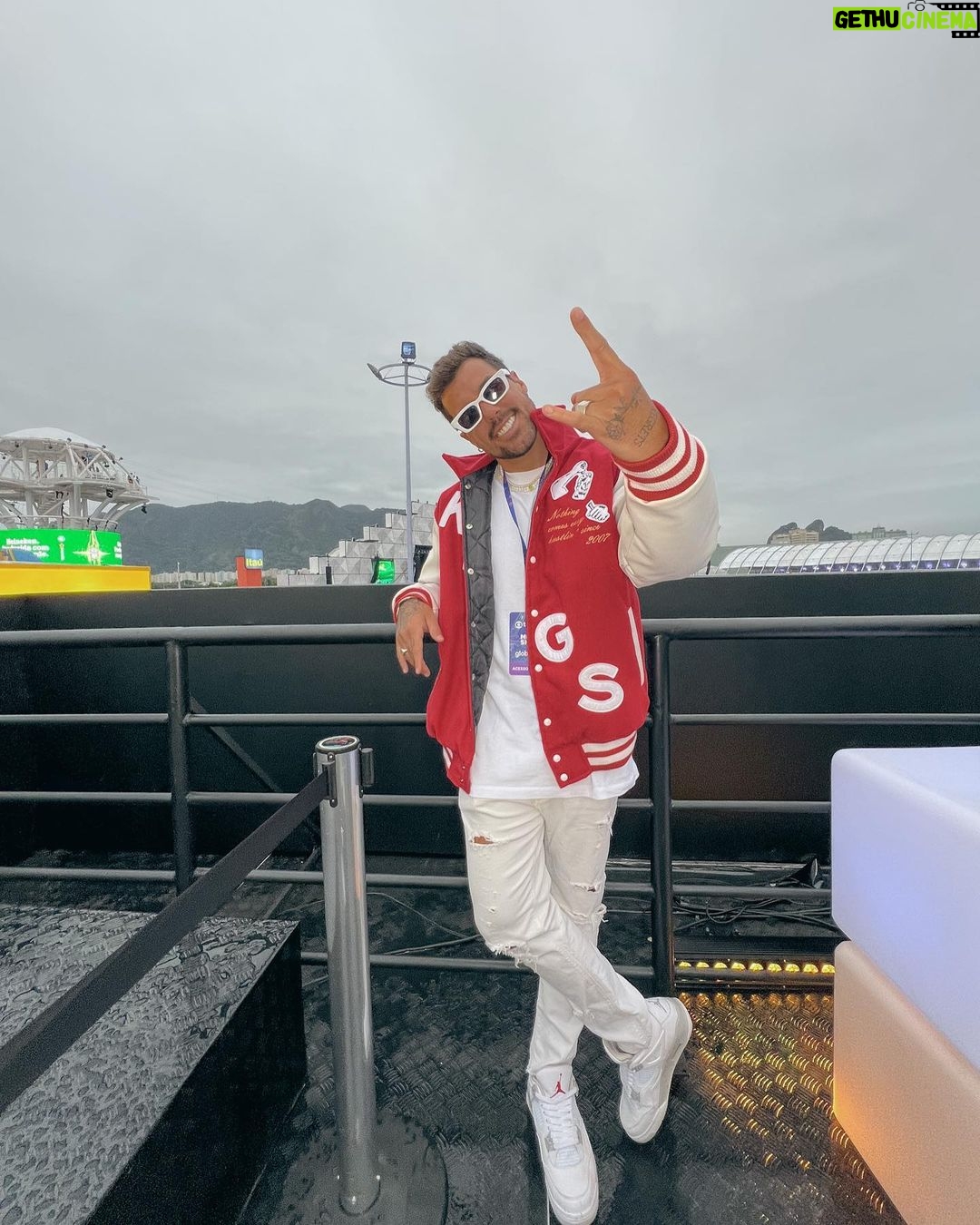 Felipe Ribeiro Instagram - Diz aí se eu não mandei bem? O @Globoplay zerou o rock in rio com esse stand, cola lá e você vai entender o que eu tô falando. Ahhh, não esquece: quem tem assiste aos melhores shows em 4k!