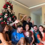 Felipe Ribeiro Instagram - Meu bem mais precioso 🎄 e esse ano ainda mais especial, com o nosso Dom dentro do forninho, e com o Bê alegrando ainda mais nossa família 💙 Muito amor da nossa família e um feliz natal a todos vocês 🎄💙