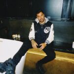 Felipe Ribeiro Instagram - usando meu banheiro pra umas fotos na pré, aleatório talvez mas amei São Paulo, Brazil