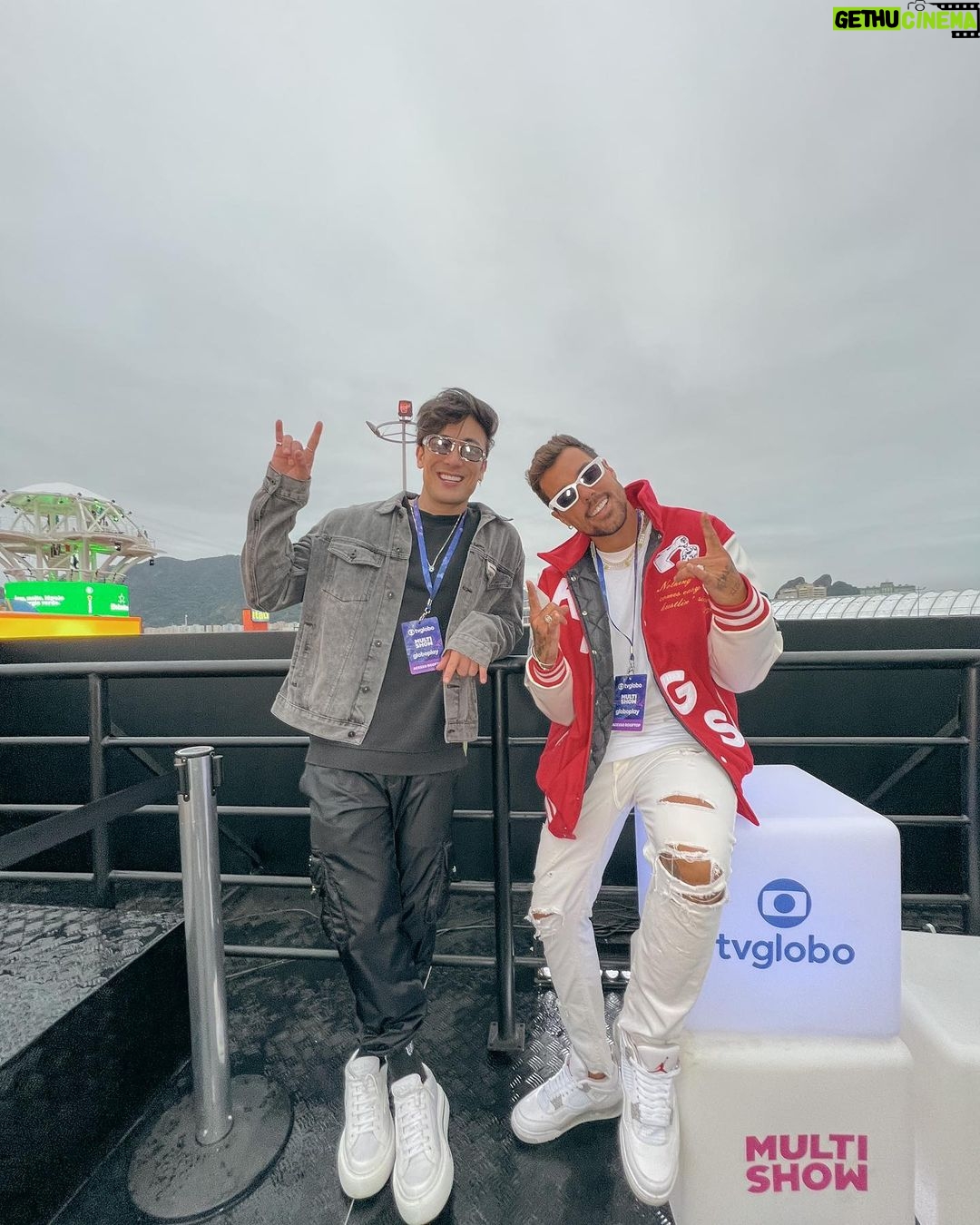 Felipe Ribeiro Instagram - Diz aí se eu não mandei bem? O @Globoplay zerou o rock in rio com esse stand, cola lá e você vai entender o que eu tô falando. Ahhh, não esquece: quem tem assiste aos melhores shows em 4k!
