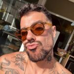 Felipe Ribeiro Instagram - Minha muié falou que eu tava bonito nessa foto 😮‍💨😂🤷🏻