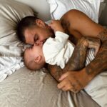Felipe Ribeiro Instagram - Surra de cócegas de toda manhã 🩵 nosso dominguinho