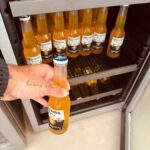 Felipe Ribeiro Instagram – Puro suco do rio de janeiro, cabelo platinado na @barbeer, cerveja gelada, bolão de sunga, criançada brincando! voltamos as raizes pra esse fim de ano Barra da Tijuca