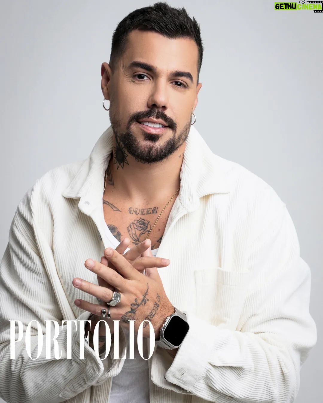 Felipe Ribeiro Instagram - A capa e entrevista de hoje é com um super querido aqui da PORTFOLIO, o influenciador e empresário Lipe Ribeiro. Em nosso bate papo, Lipe falou de sua trajetória, do momento atual e do que está por vir. Te convido a assistir! • Link nos Stories e na Bio. #RevistaPortfolio #AmadosdaPortfolio #RevistaPortfolioCapa #LipeRibeiro #LuizAlbertoPortfolio FICHA TÉCNICA Foto: @sergiocyrillo_ l Estúdio: @cia11estudio l Make e Hair: @pelesxx l Styling: @_marcellavasc l Criação e Edição: @luizalbertoportfolio e @giovannialbinofoto