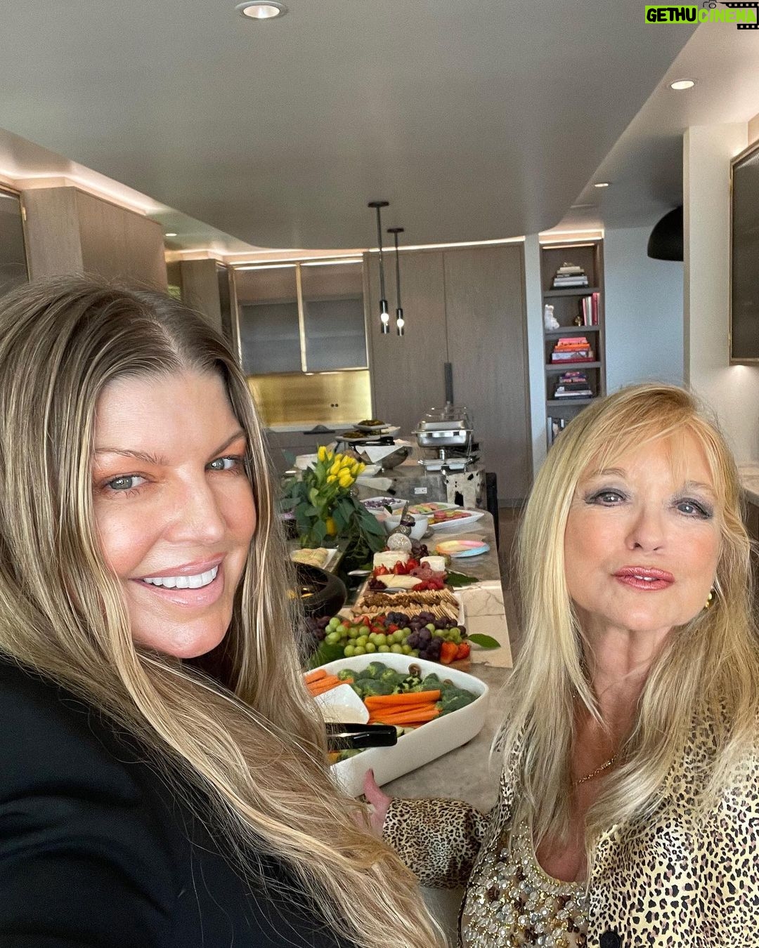 Fergie Instagram - Your beautiful smile, neverending wit, and infectious laugh light up the room every time. Thank you mommy for just being you. Oh yeah… and for taking me to all those lessons and auditions all those years. I couldn’t be me without having you. ♥️ I love you marmy. 🌸 Happy Mother’s Day. 🌸 @bepterri P.S. - Shout out to Grandma Lynn and Uncle Jack.