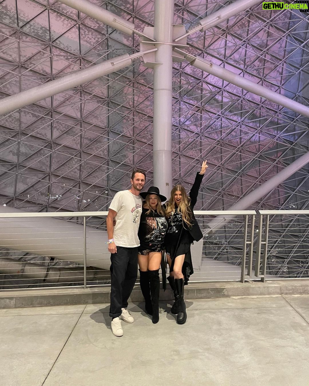 Fergie Instagram - What a perfect way to celebrate your birthday Dana Marie. I am so blessed to have you as a sister and soulmate for life. It was one for the books and dad was definitely with us. I love you sis. Happy Birthday @danamferg 🎂🎂