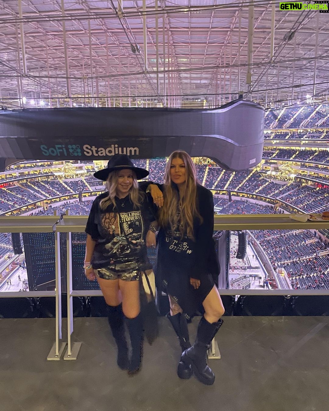 Fergie Instagram - What a perfect way to celebrate your birthday Dana Marie. I am so blessed to have you as a sister and soulmate for life. It was one for the books and dad was definitely with us. I love you sis. Happy Birthday @danamferg 🎂🎂