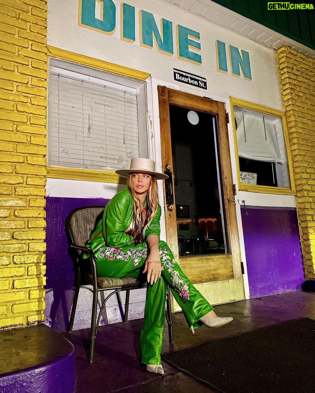 Fergie Instagram - still hungry #justusgirls 📸: @bcompleted