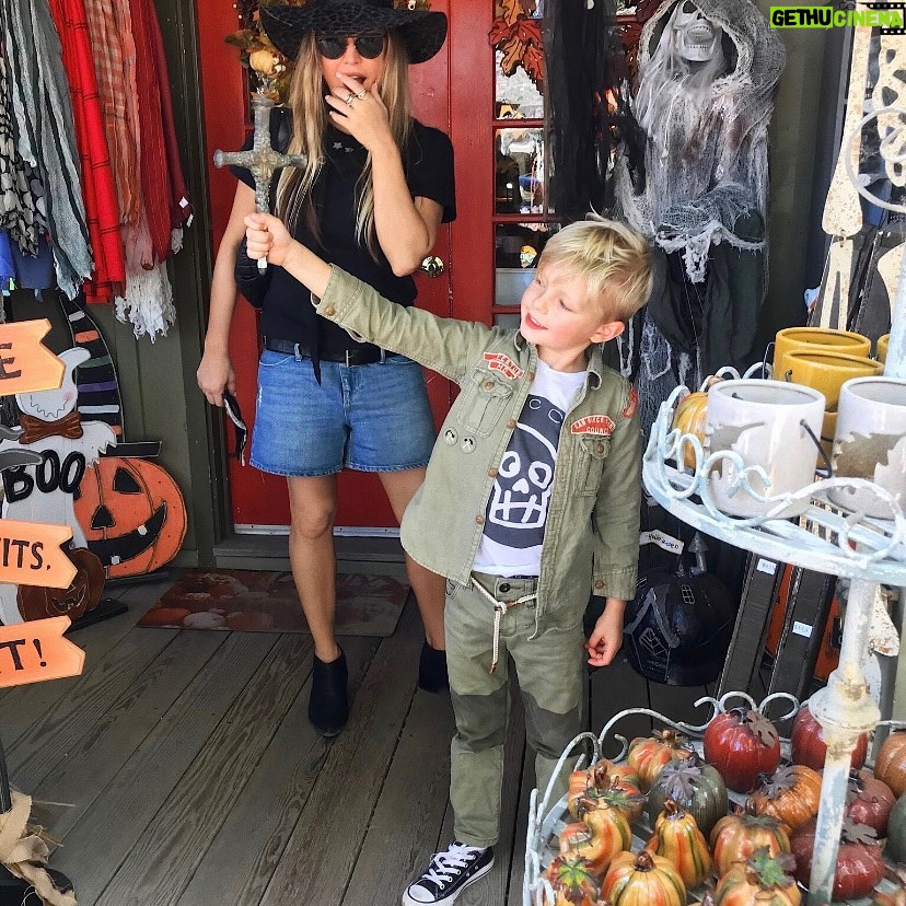 Fergie Instagram - Harvest 2019 at @FergusonCrest