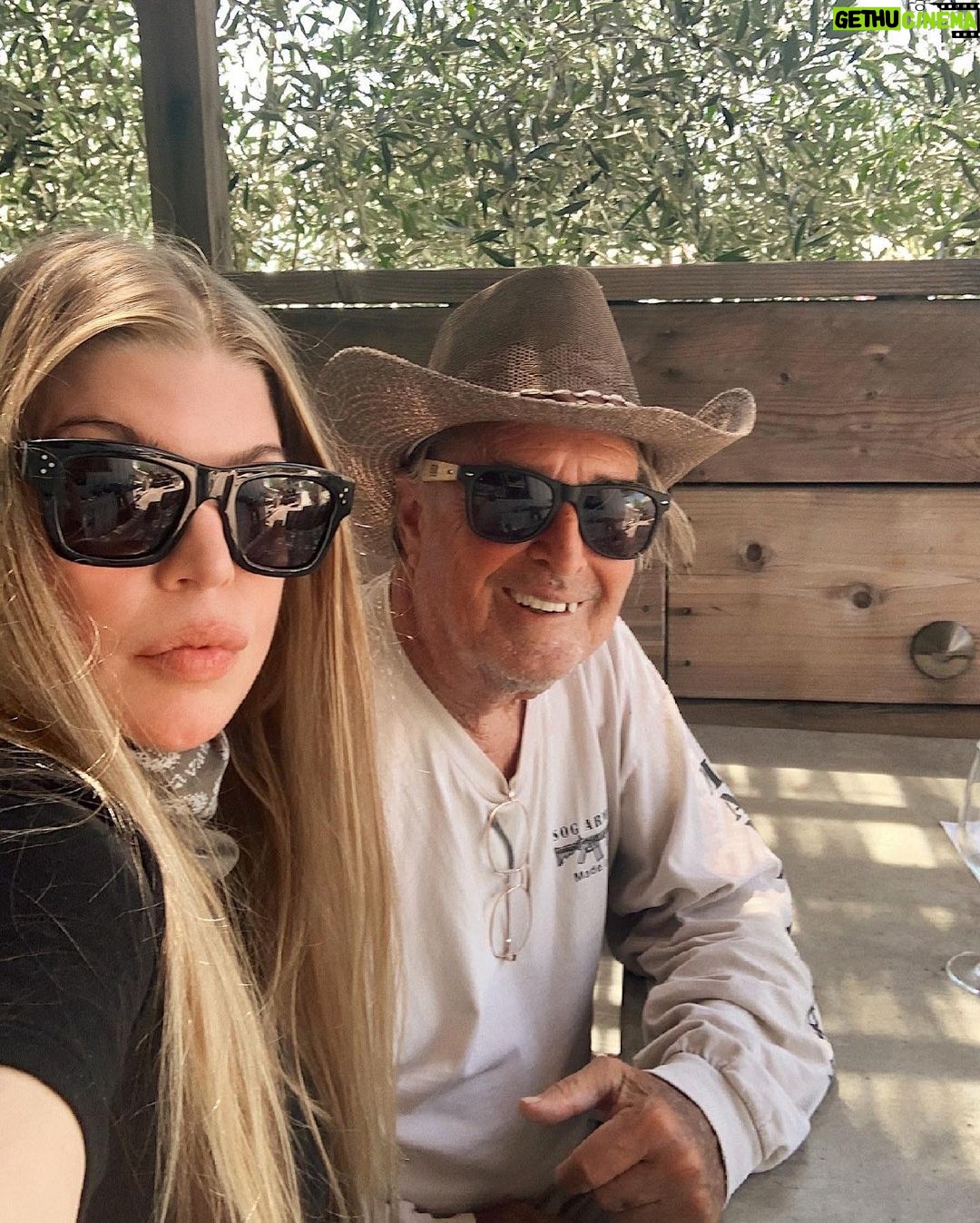 Fergie Instagram - happy father’s day dad!! 💚💚 @fergusoncrest