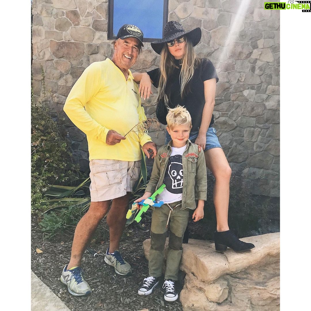Fergie Instagram - Harvest 2019 at @FergusonCrest