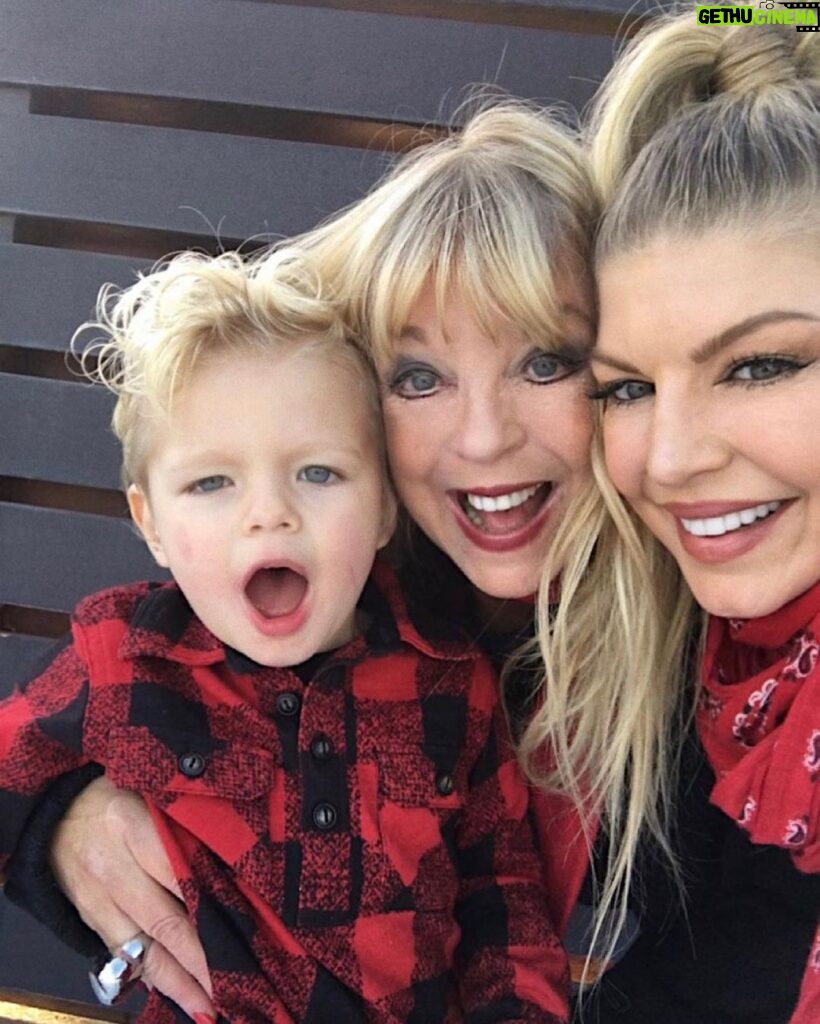 Fergie Instagram - Thank you @bepterri for being my mommy and #axljack for letting me be your mommy.♥️♥️