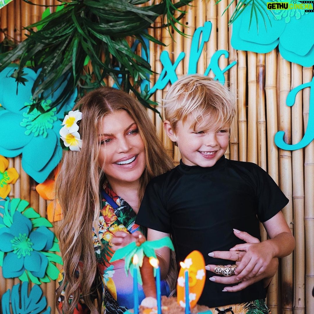 Fergie Instagram - Happy 6th Birthday to the love of my life #AxlJack 💙💙💚💚 #AxlsIsland