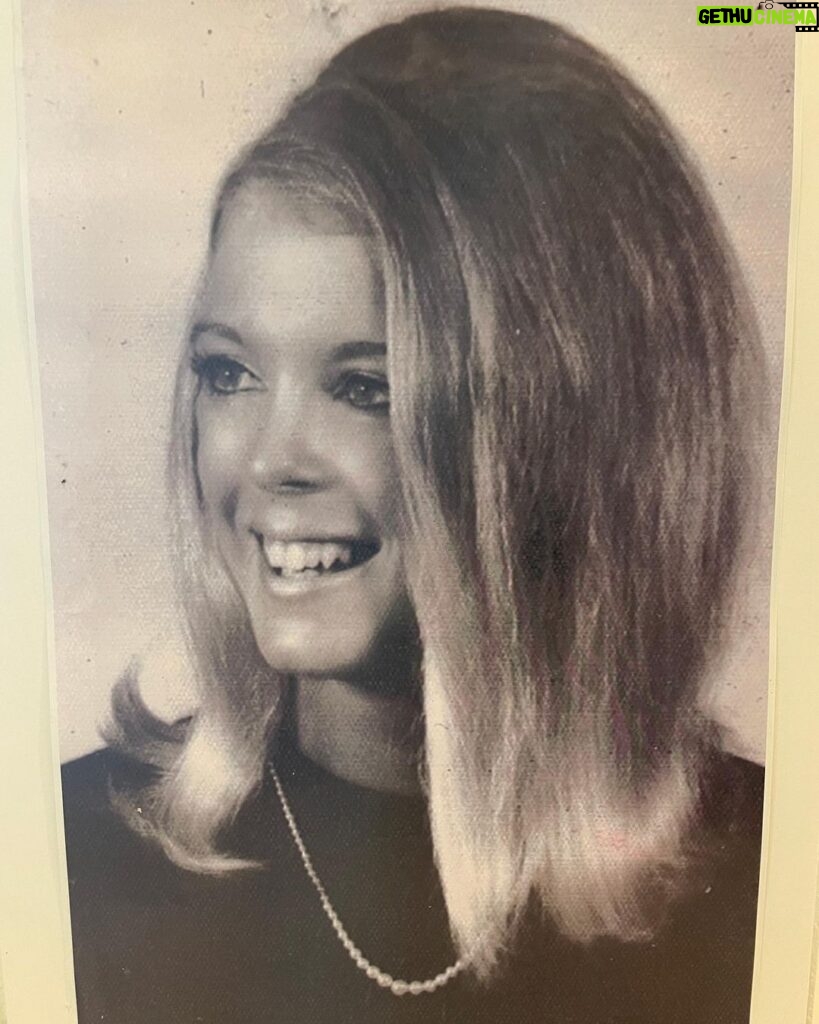 Fergie Instagram - Happy 70th Birthday Mom. You are my queen. I love you all the ways. You know.♥️♥️♥️