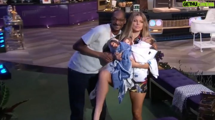 Fergie Instagram - whoβs your baby mama ?? πΌπΌπΊπΊ taking on team @marthastewart w @snoopdogg tonite 10/9c on @marthaandsnoop @vh1 !! (can u spot the @fergusoncrest πππ·π·) #MarthaAndSnoop