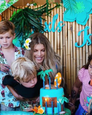 Fergie Instagram - Happy 6th Birthday #AxlJack 💙💙💚💚 #AxlsIsland