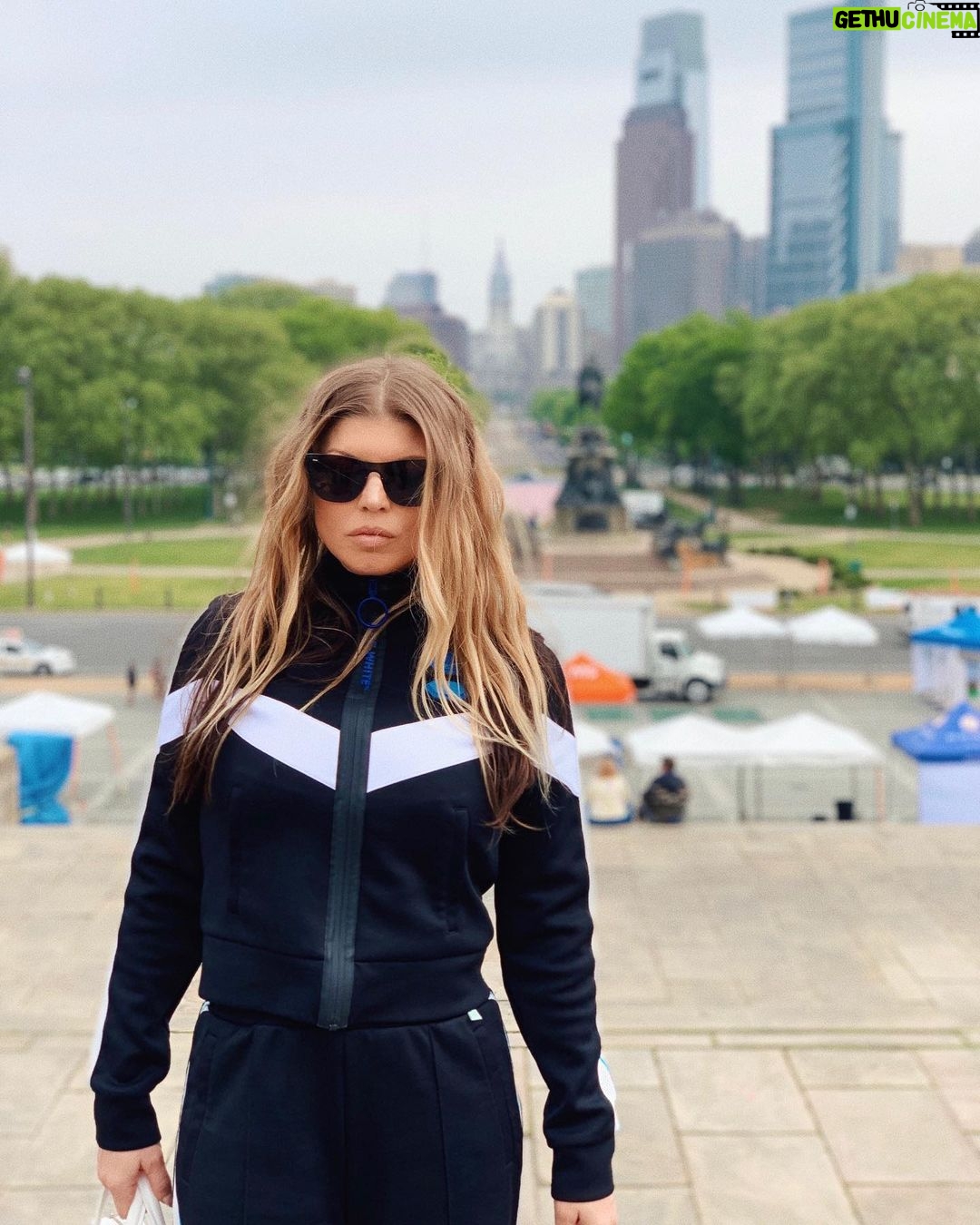 Fergie Instagram - Me and padre in philly #fbf Rocky Steps