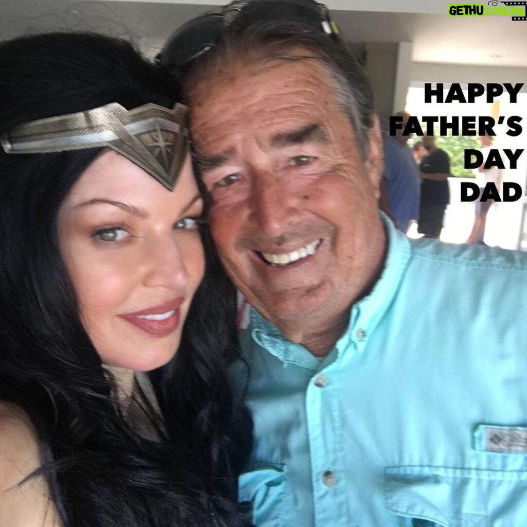 Fergie Instagram - Have a “WONDER”-ful Father’s Day Padre. (corny because I’m in a Wonder Woman costume) I love you Dad 💚💚