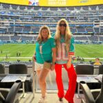 Fergie Instagram - I could feel my dad smiling down on Sunday as the @miamidolphins kicked off the season with a glorious W, and to share that joy with my family was a full circle moment. ✨✨ Thank you @garfinkeltom, @dan13marino, @natmoore_89, @mj003, Stephen Ross, Coach Mike McDaniel, Bill Galante and this incredible team for making this day a magical one. #finsup 🐬🐬