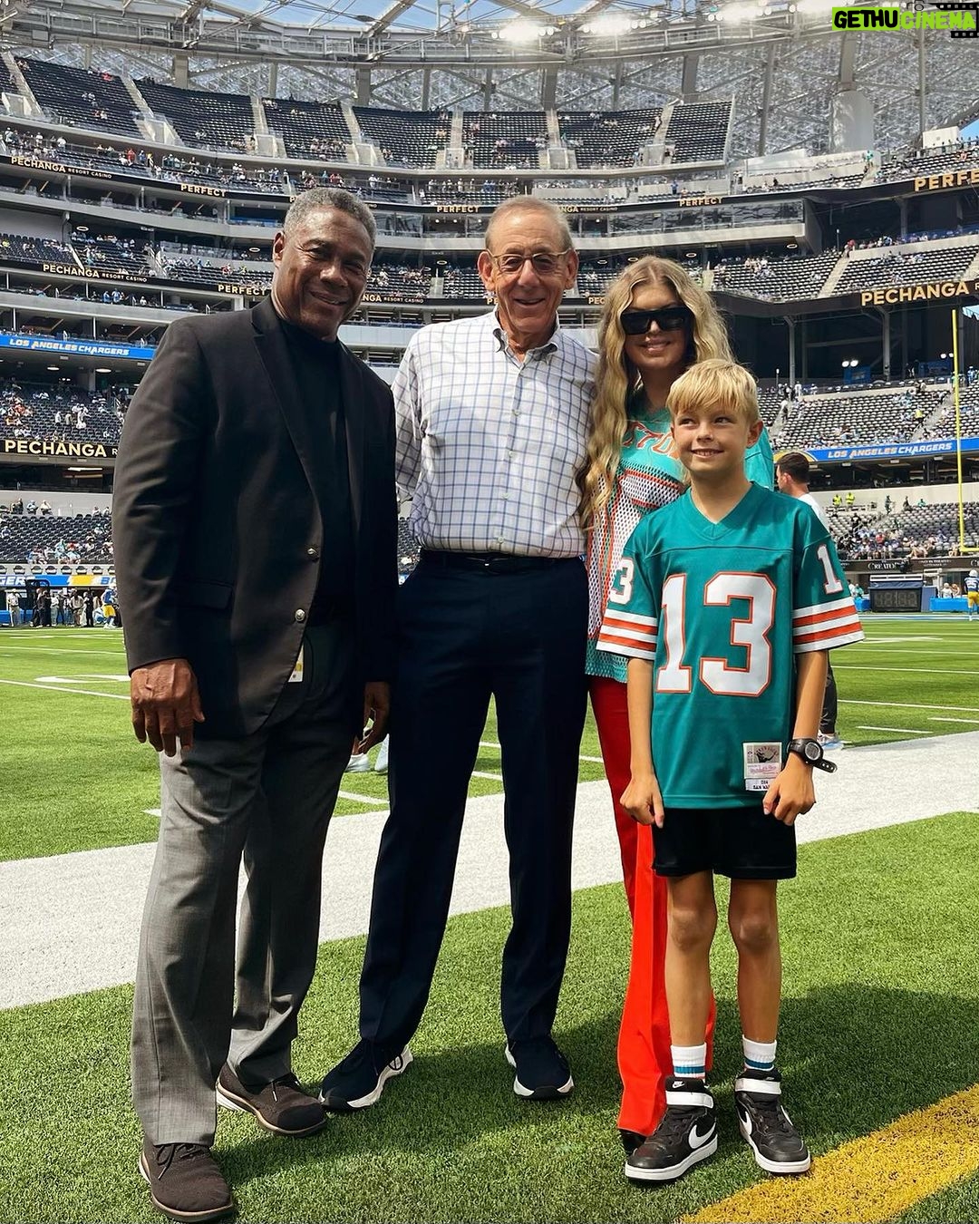Fergie Instagram - I could feel my dad smiling down on Sunday as the @miamidolphins kicked off the season with a glorious W, and to share that joy with my family was a full circle moment. ✨✨ Thank you @garfinkeltom, @dan13marino, @natmoore_89, @mj003, Stephen Ross, Coach Mike McDaniel, Bill Galante and this incredible team for making this day a magical one. #finsup 🐬🐬