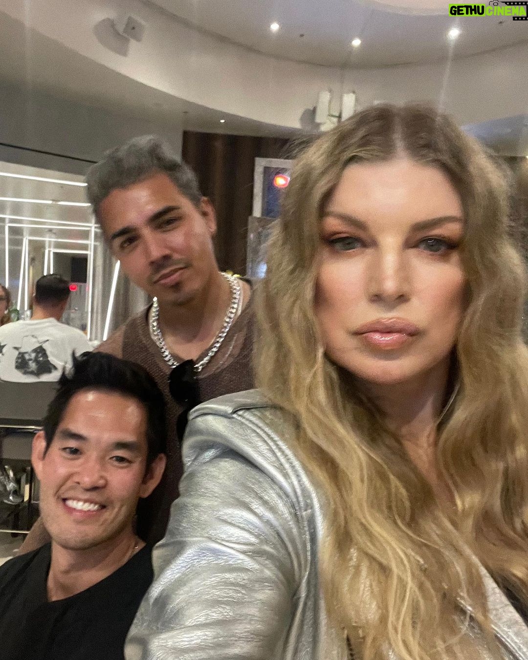 Fergie Instagram - What a masterpiece @beyonce 👑👑👑 @fatima_noir Director of Choreography 👑👑👑